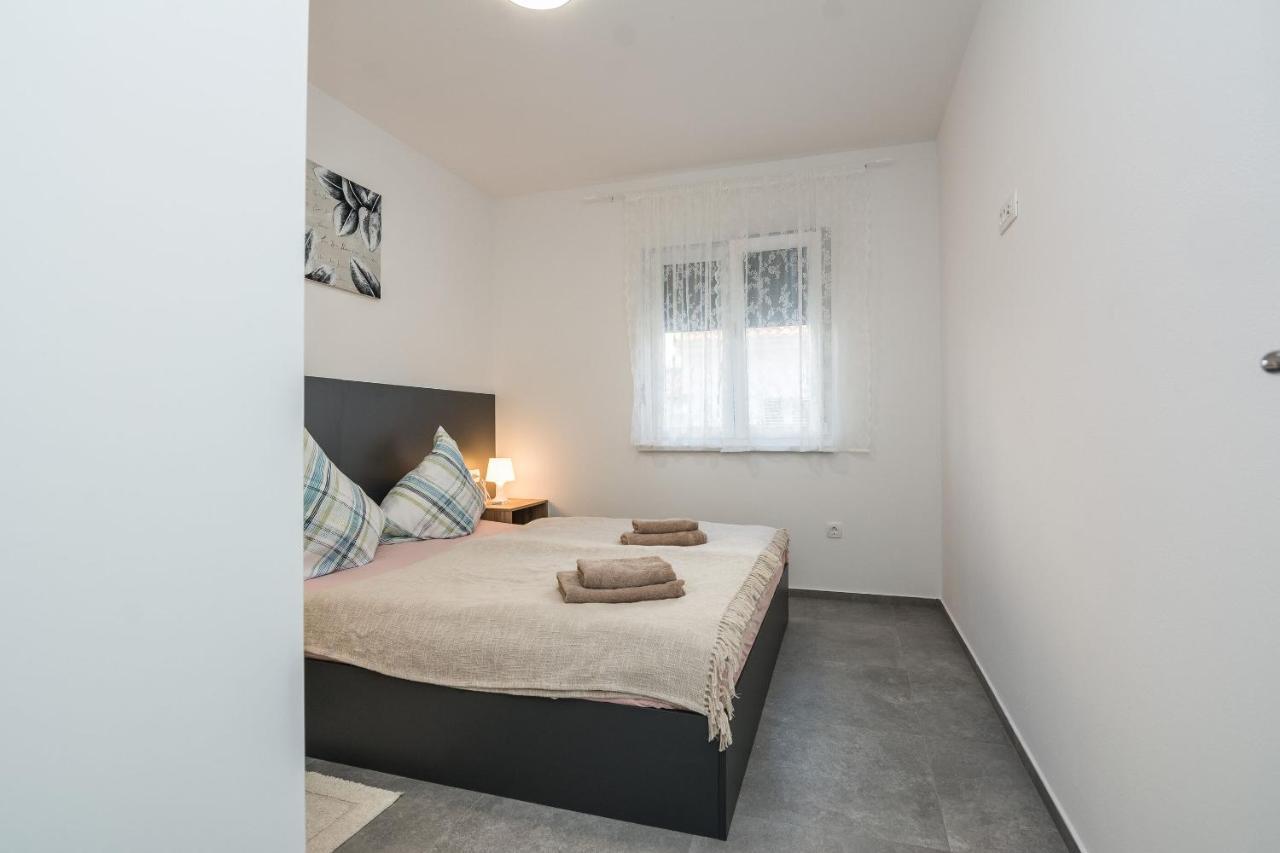Apartment Spanic 1 비르 외부 사진