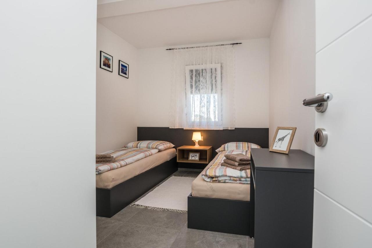 Apartment Spanic 1 비르 외부 사진